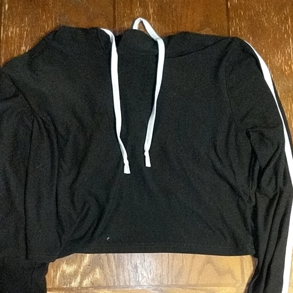 cropped hoodie